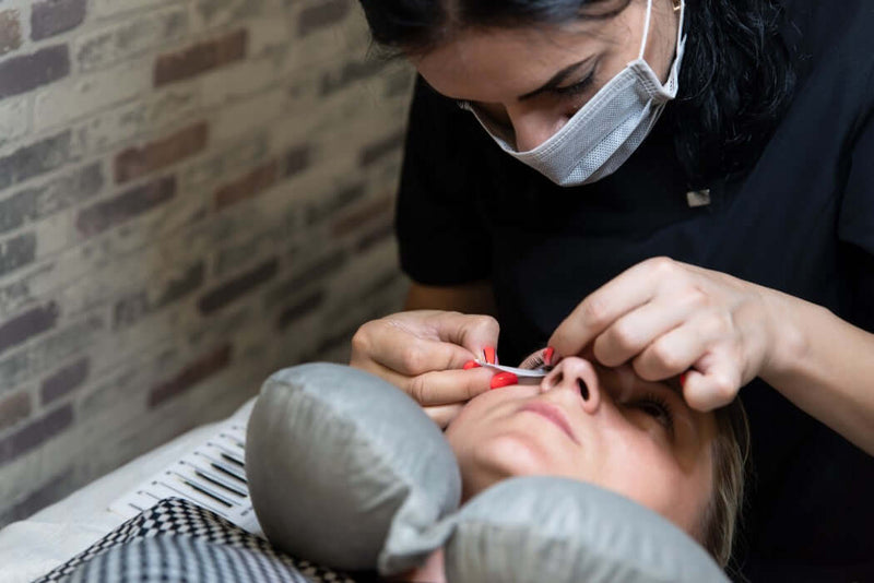 How To Remove Eyelash Extensions- Lash Artist Guide